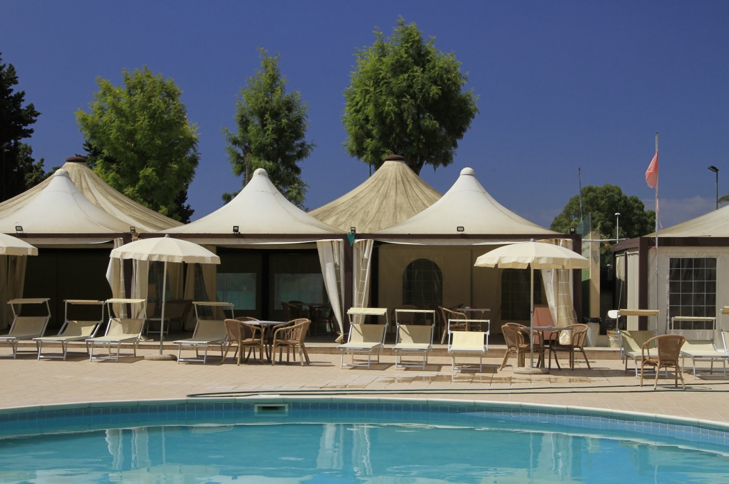 hotel-califfo-quartu-sant-elena-cagliari-in-sardegna-la-piscina-100